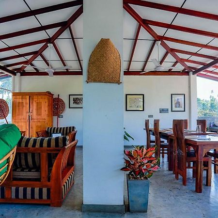 Beta'S Place Dikwella Luaran gambar