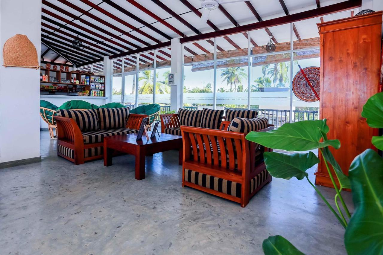 Beta'S Place Dikwella Luaran gambar